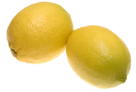 鈴木農園のレモン。皮までお使いください。